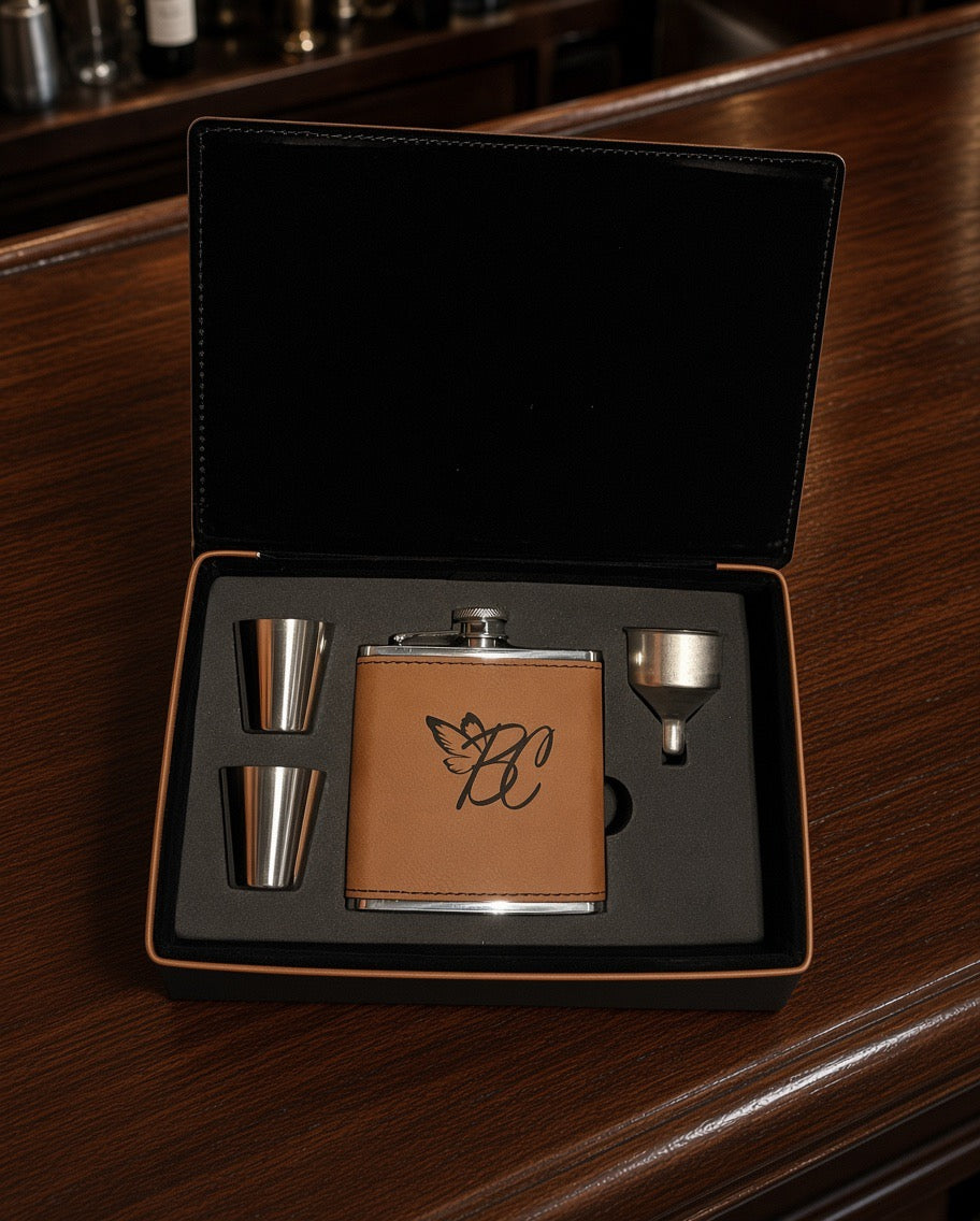 Leatherette Flask Gift Set